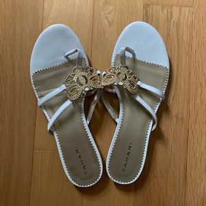 Tahari white and gold sandal